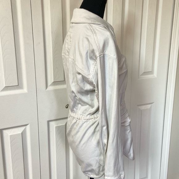 COPY - Abercrombie & Fitch Utility Shacket - Picture 11 of 14